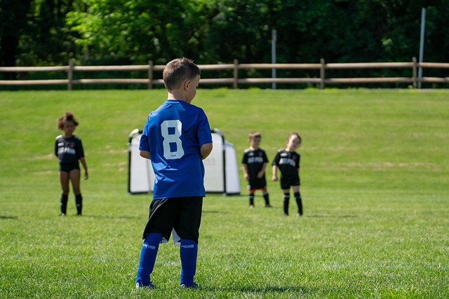他用積極的
